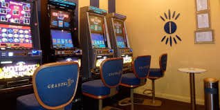 5777bet com বাংলাদেশে অনলাইন বেটিং ও গেমিং প্ল্যাটফর্মের হোমপেজ দৃশ্য